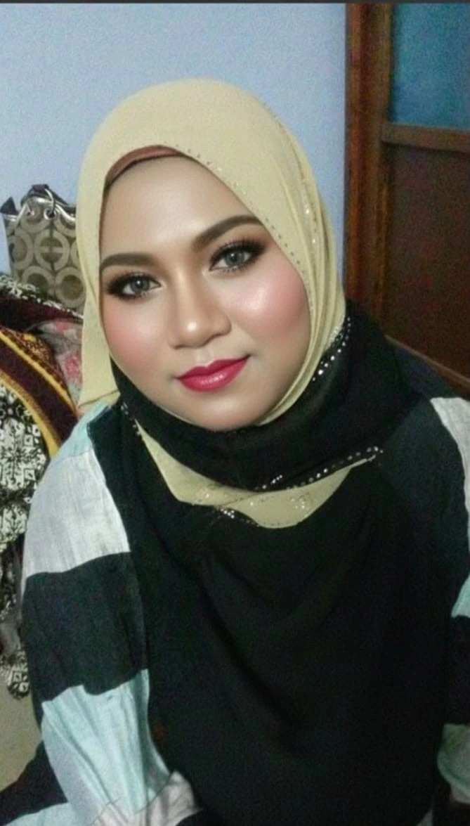 Solekan bebas pantulan kelabu untuk makeup studio melaka